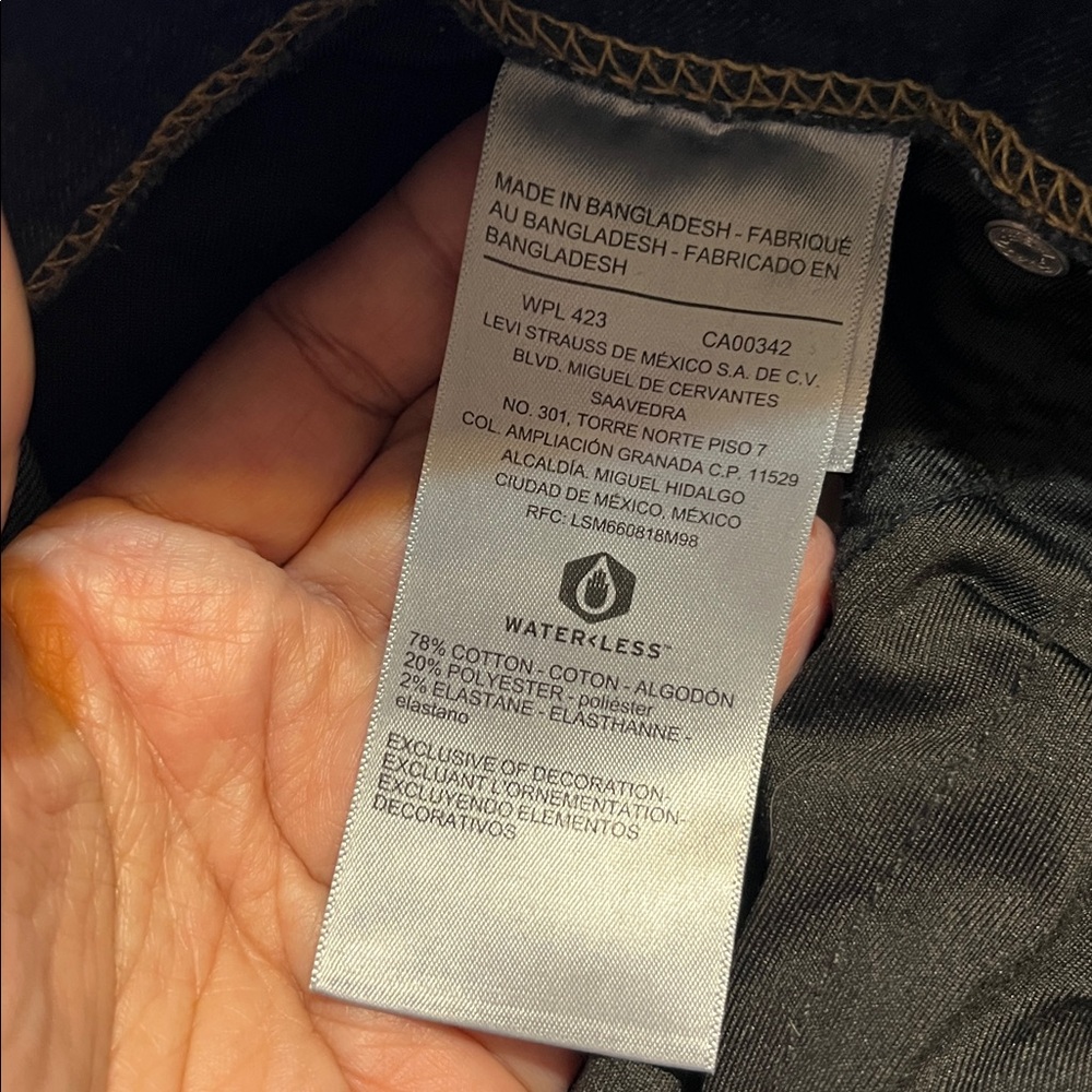 Signature by LEVI STRAUSS GOLD Totally Shaping Pull-On Skinny - Picture 7 of 8
